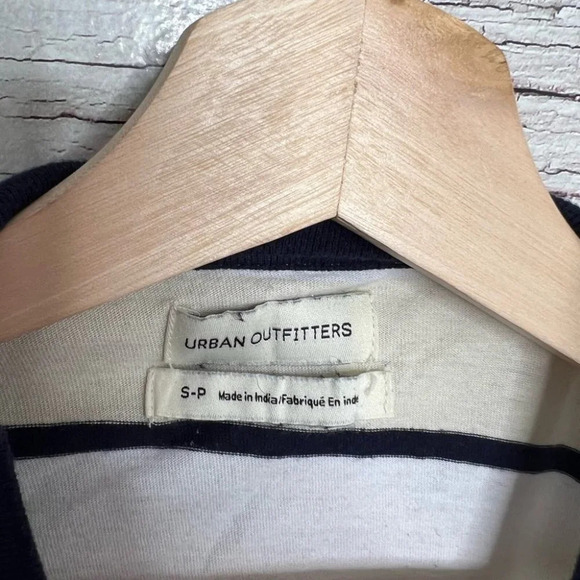Urban outfitters white yellow striped long sleeve size small - Picture 8 of 9